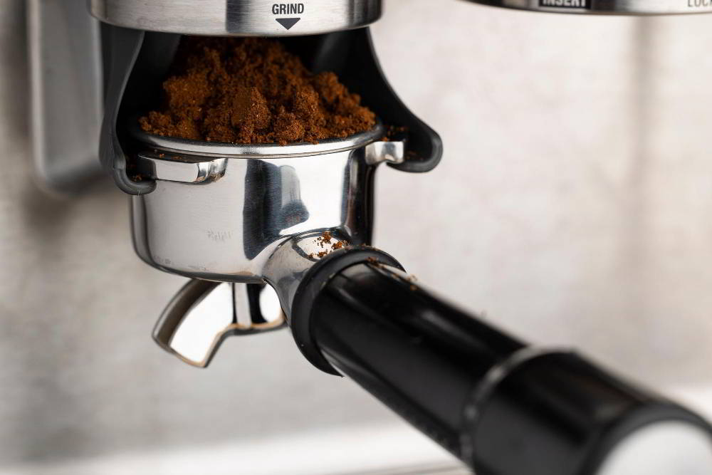 טחינת הקפה המושלמת: התאמת פולי קפה למטחנות